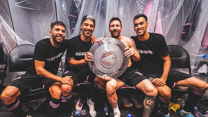 Messi bên chức vô địch Supporters' Shield